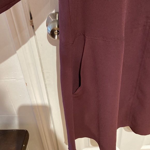 SOLD🍀Aritzia Wilfred Myosotis burgundy A-line mini dress with pockets, size XS - Picture 5 of 11
